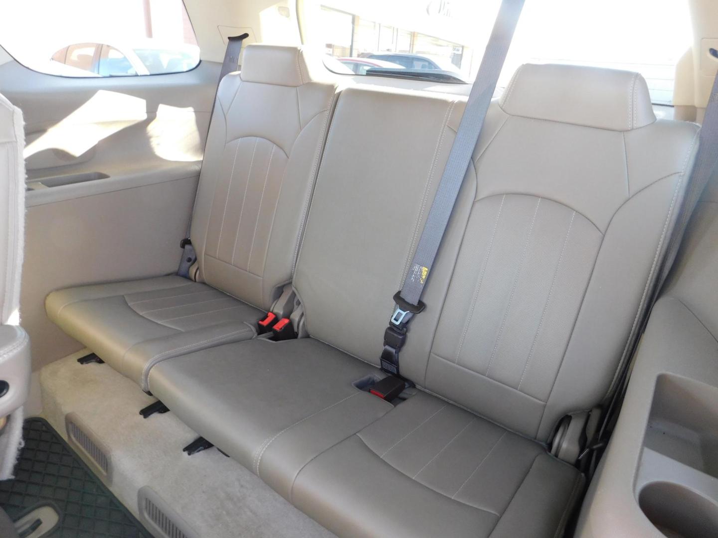 2015 RED GMC Acadia Denali FWD (1GKKRTKD1FJ) with an 3.6L V6 DOHC 24V engine, 6-Speed Automatic transmission, located at 2121 Burlington St, North Kansas City, MO, 64116, (816) 556-0707, 39.144707, -94.581978 - Photo#10