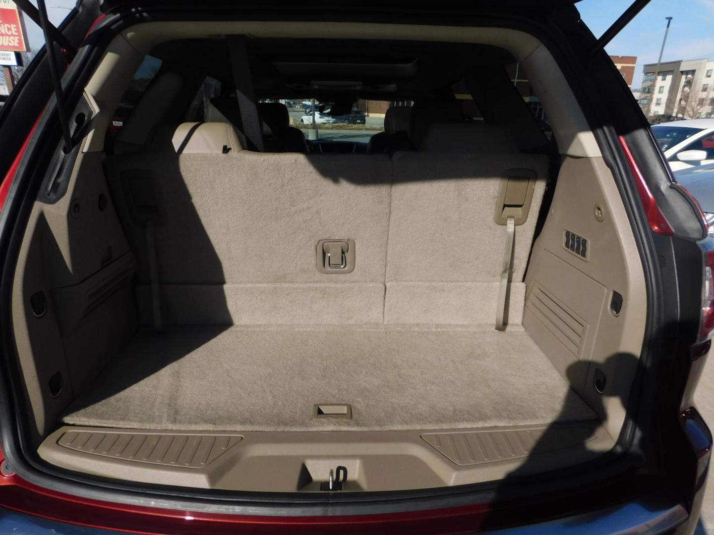 2015 RED GMC Acadia Denali FWD (1GKKRTKD1FJ) with an 3.6L V6 DOHC 24V engine, 6-Speed Automatic transmission, located at 2121 Burlington St, North Kansas City, MO, 64116, (816) 556-0707, 39.144707, -94.581978 - Photo#11