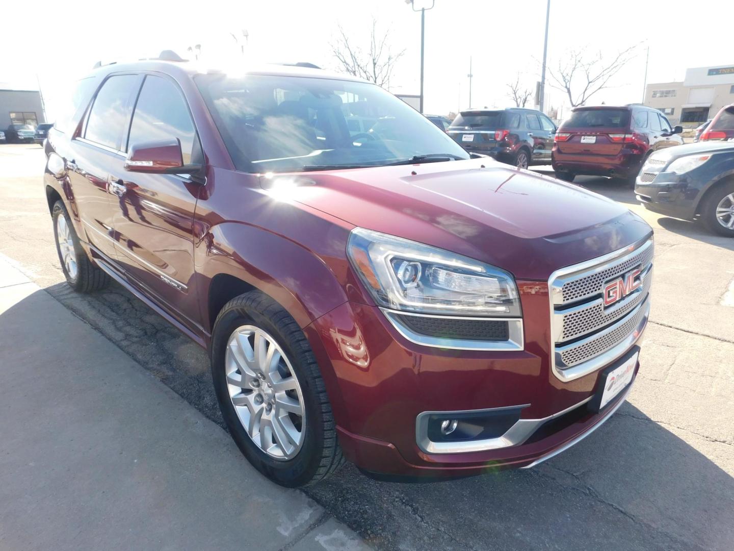 2015 RED GMC Acadia Denali FWD (1GKKRTKD1FJ) with an 3.6L V6 DOHC 24V engine, 6-Speed Automatic transmission, located at 2121 Burlington St, North Kansas City, MO, 64116, (816) 556-0707, 39.144707, -94.581978 - Photo#13