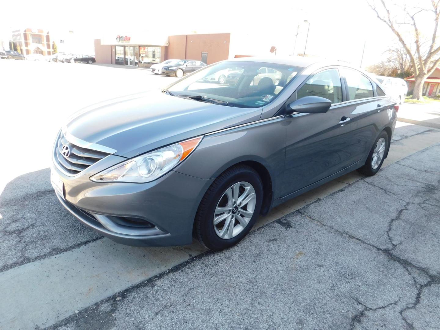 2013 Hyundai Sonata GLS I4 A/T's photo