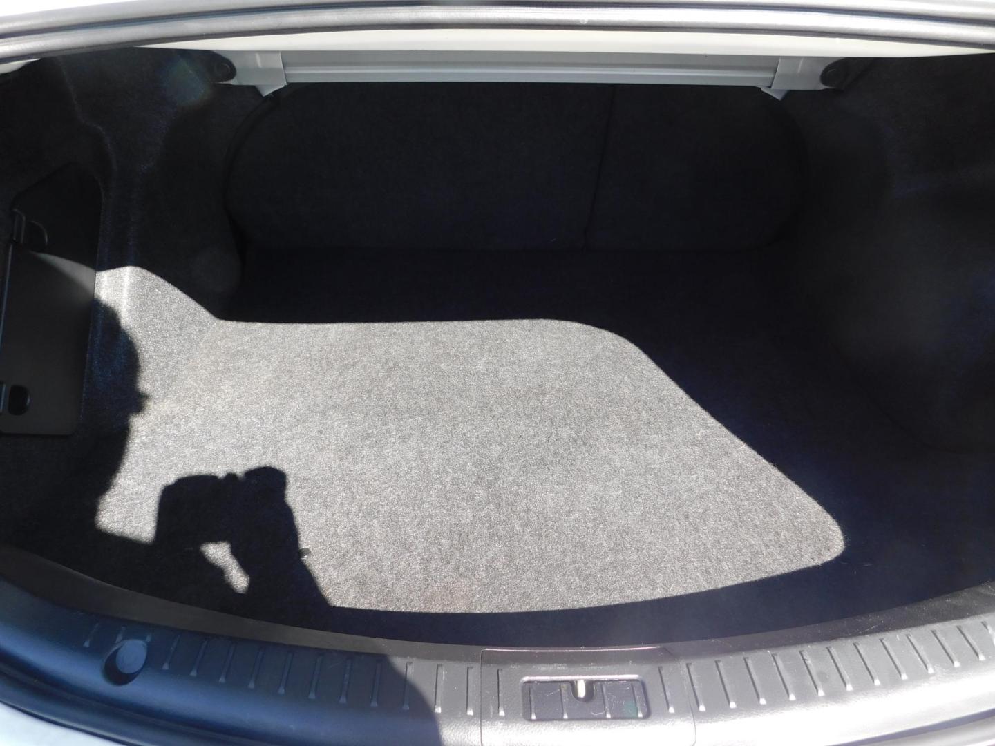 2012 WHITE Mazda MAZDA3 i Touring 4-Door (JM1BL1VF2C1) with an 2.0L L4 DOHC 16V engine, located at 2121 Burlington St, North Kansas City, MO, 64116, (816) 556-0707, 39.144707, -94.581978 - Photo#7