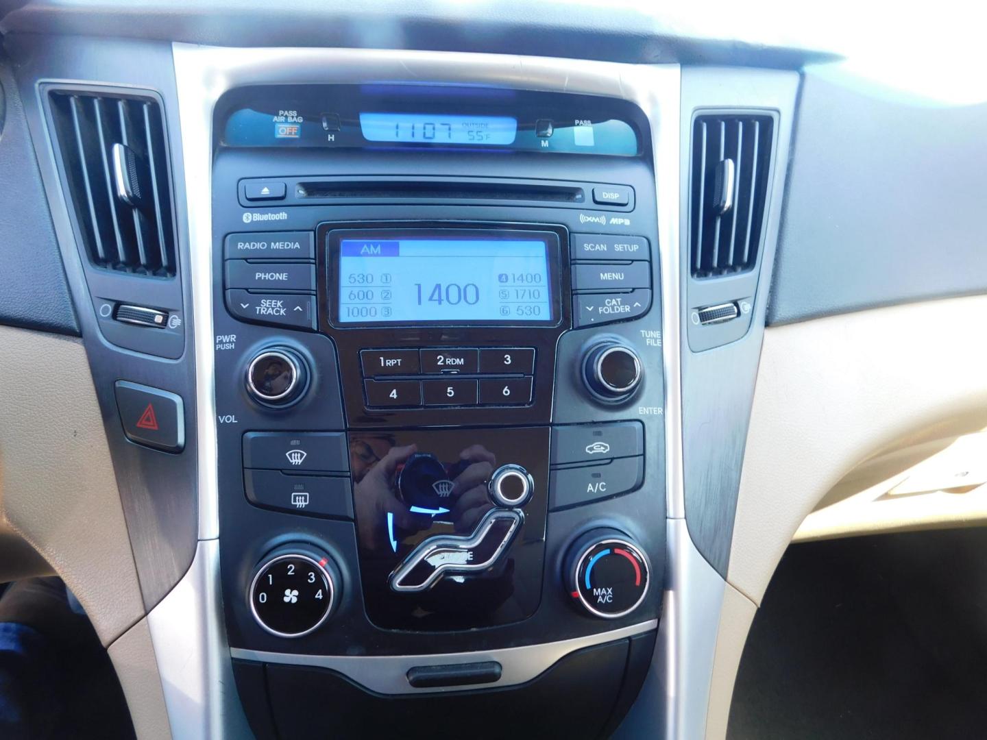 2013 BURGUNDY Hyundai Sonata GLS (5NPEB4AC1DH) with an 2.4L L4 DOHC 16V engine, 6-Speed Automatic transmission, located at 2121 Burlington St, North Kansas City, MO, 64116, (816) 556-0707, 39.144707, -94.581978 - Photo#3