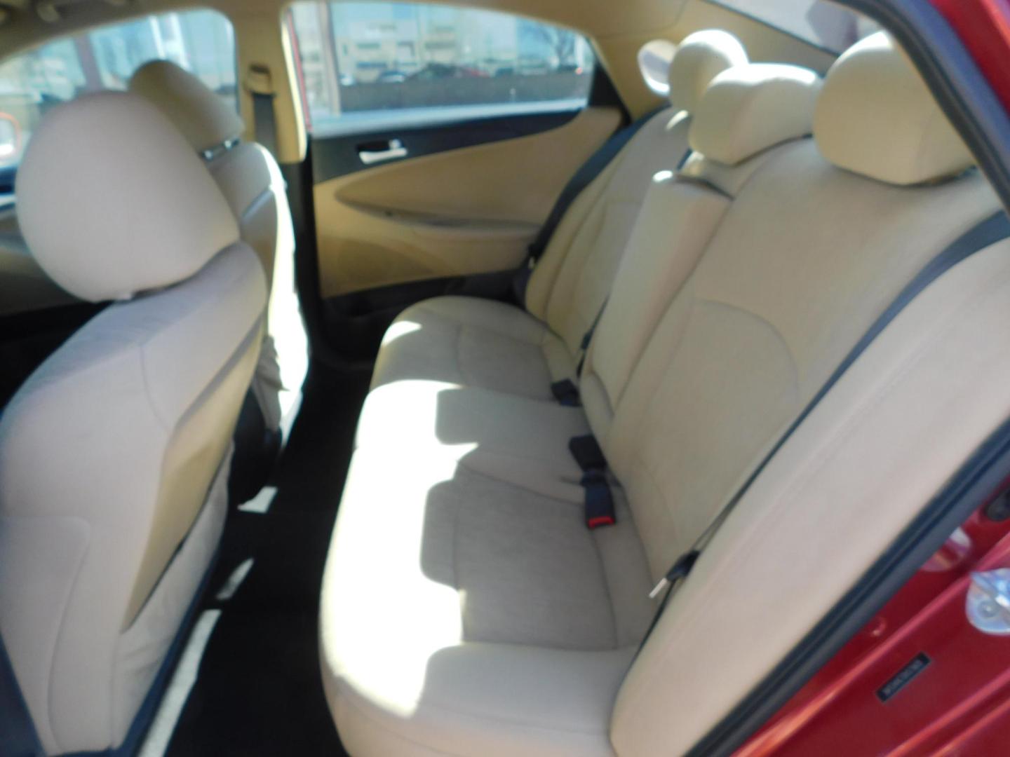 2013 BURGUNDY Hyundai Sonata GLS (5NPEB4AC1DH) with an 2.4L L4 DOHC 16V engine, 6-Speed Automatic transmission, located at 2121 Burlington St, North Kansas City, MO, 64116, (816) 556-0707, 39.144707, -94.581978 - Photo#5