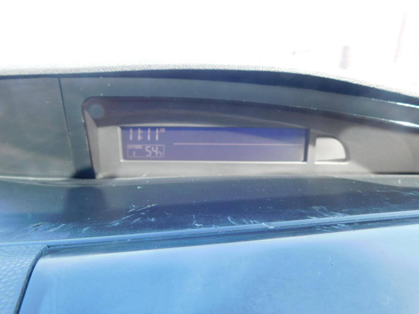 2013 WHITE Mazda MAZDA3 i SV MT 4-Door (JM1BL1TF9D1) with an 2.0L L4 DOHC 16V engine, 5-Speed Manual transmission, located at 2121 Burlington St, North Kansas City, MO, 64116, (816) 556-0707, 39.144707, -94.581978 - Photo#4