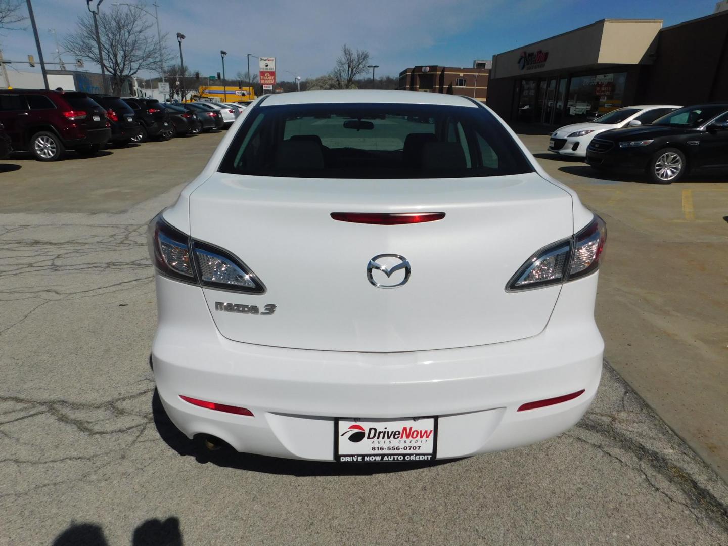 2013 WHITE Mazda MAZDA3 i SV MT 4-Door (JM1BL1TF9D1) with an 2.0L L4 DOHC 16V engine, 5-Speed Manual transmission, located at 2121 Burlington St, North Kansas City, MO, 64116, (816) 556-0707, 39.144707, -94.581978 - Photo#8