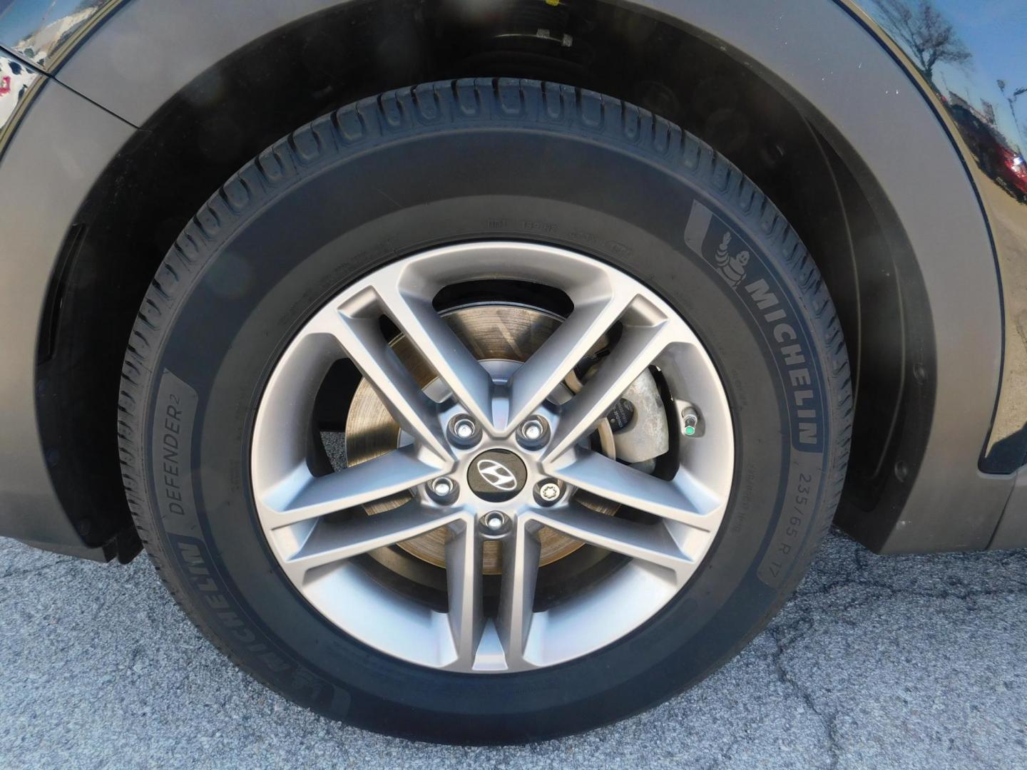 2017 BLACK Hyundai Santa Fe Sport 2.4 FWD (5NMZU3LB2HH) with an 2.4L L4 DOHC 16V engine, 6A transmission, located at 2121 Burlington St, North Kansas City, MO, 64116, (816) 556-0707, 39.144707, -94.581978 - Photo#1