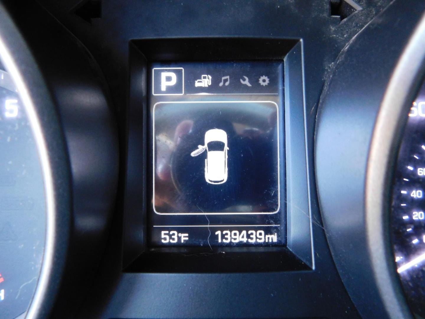 2017 BLACK Hyundai Santa Fe Sport 2.4 FWD (5NMZU3LB2HH) with an 2.4L L4 DOHC 16V engine, 6A transmission, located at 2121 Burlington St, North Kansas City, MO, 64116, (816) 556-0707, 39.144707, -94.581978 - Photo#5