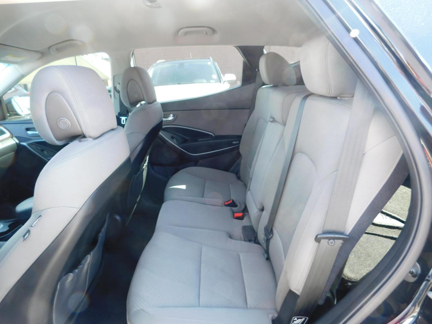 2017 BLACK Hyundai Santa Fe Sport 2.4 FWD (5NMZU3LB2HH) with an 2.4L L4 DOHC 16V engine, 6A transmission, located at 2121 Burlington St, North Kansas City, MO, 64116, (816) 556-0707, 39.144707, -94.581978 - Photo#6