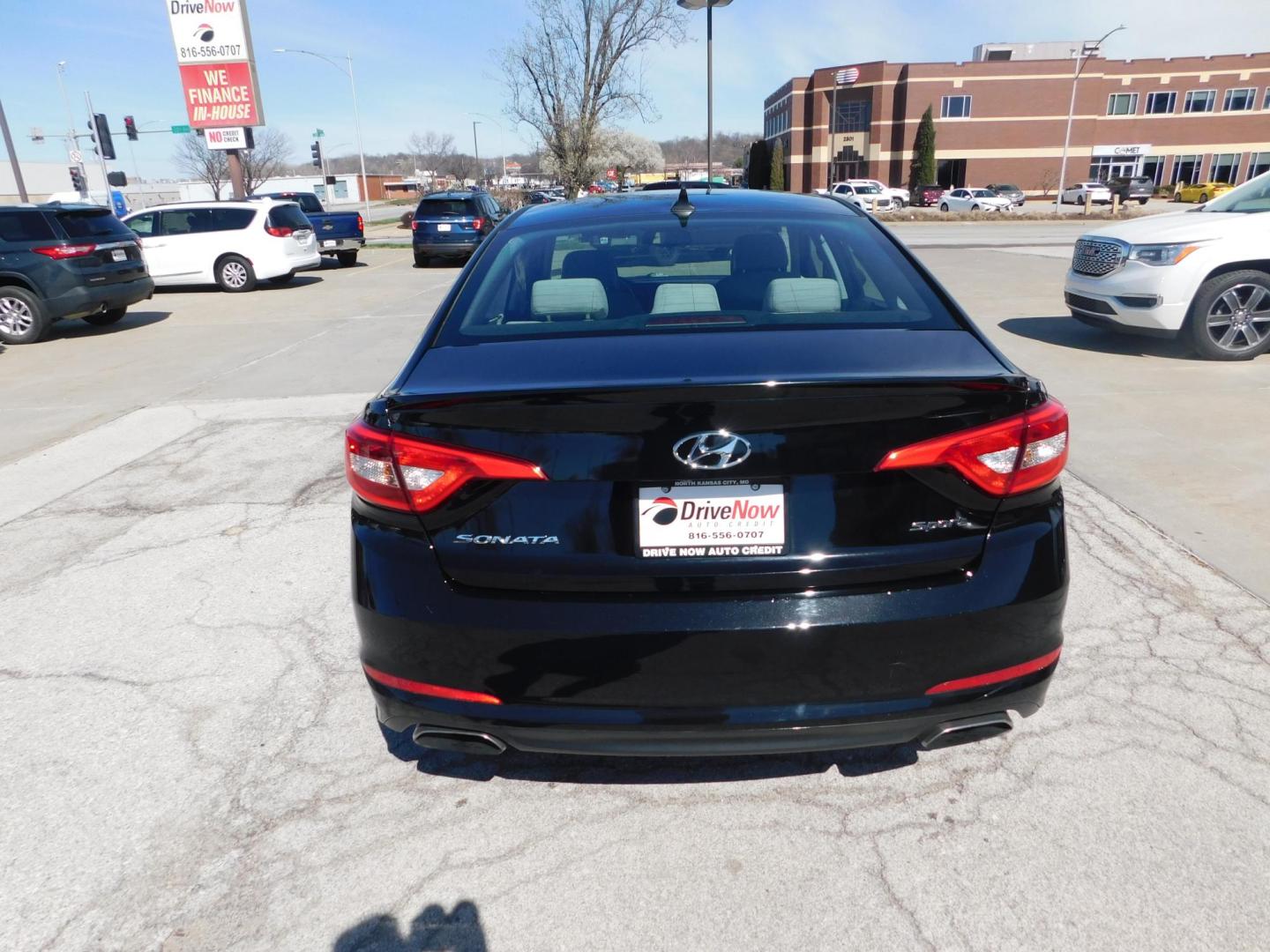 2017 BLACK Hyundai Sonata Sport (5NPE34AF6HH) with an 2.4L L4 DOHC 16V engine, 6A transmission, located at 2121 Burlington St, North Kansas City, MO, 64116, (816) 556-0707, 39.144707, -94.581978 - Photo#7