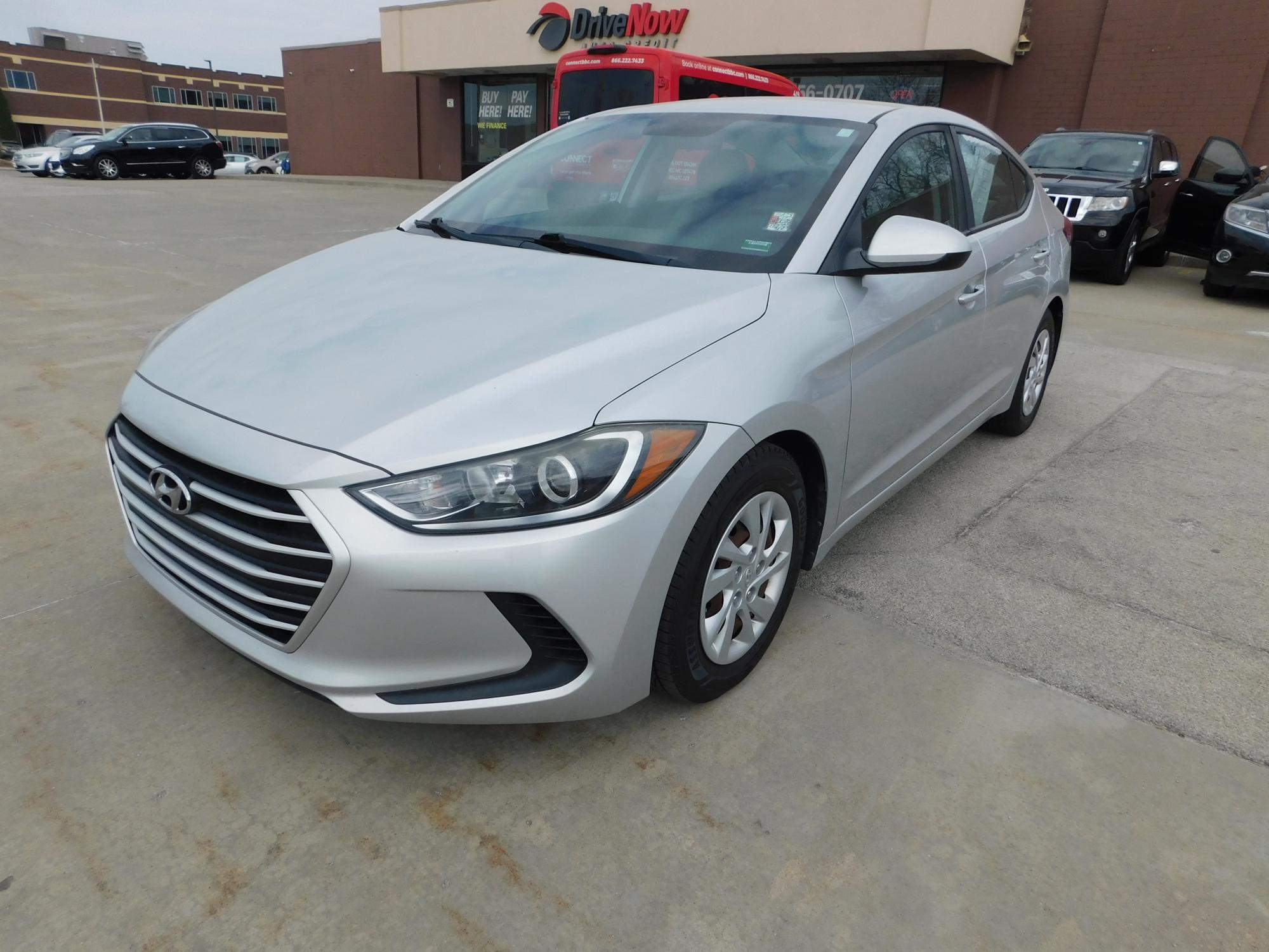 photo of 2017 Hyundai Elantra SE 6AT