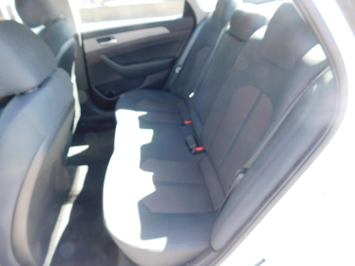 2018 WHITE Hyundai Sonata Sport (5NPE34AF0JH) with an 2.4L L4 DOHC 16V engine, 6A transmission, located at 2121 Burlington St, North Kansas City, MO, 64116, (816) 556-0707, 39.144707, -94.581978 - Photo#6