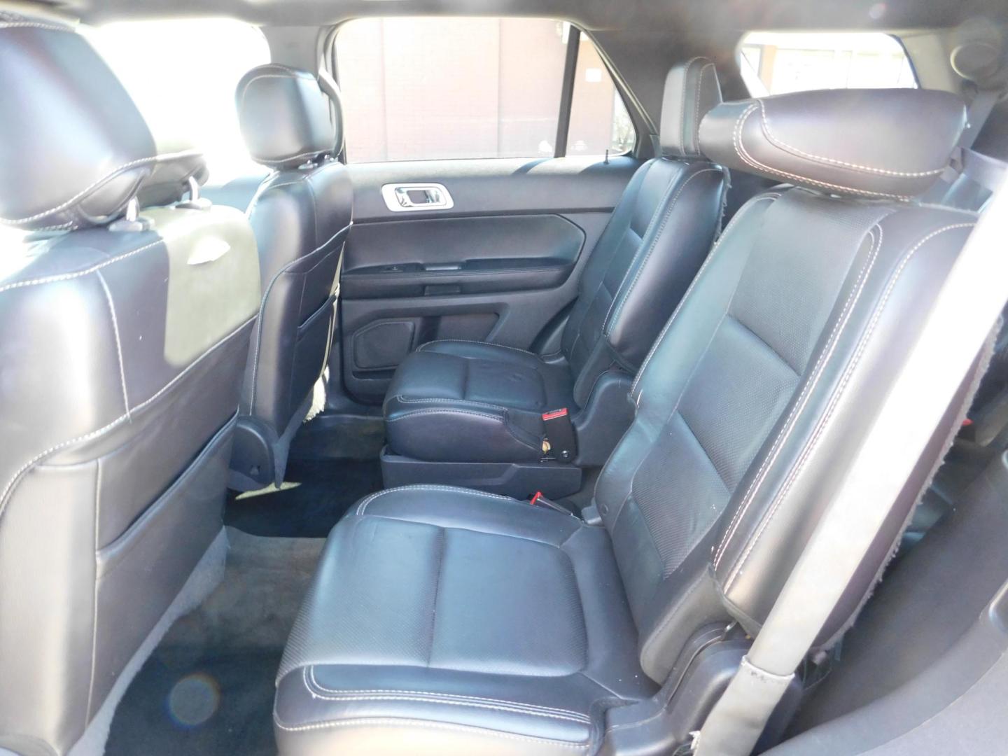 2015 GRAY Ford Explorer Sport 4WD (1FM5K8GT6FG) with an 3.5L V6 DOHC 24V engine, 6-Speed Automatic transmission, located at 2121 Burlington St, North Kansas City, MO, 64116, (816) 556-0707, 39.144707, -94.581978 - Photo#8