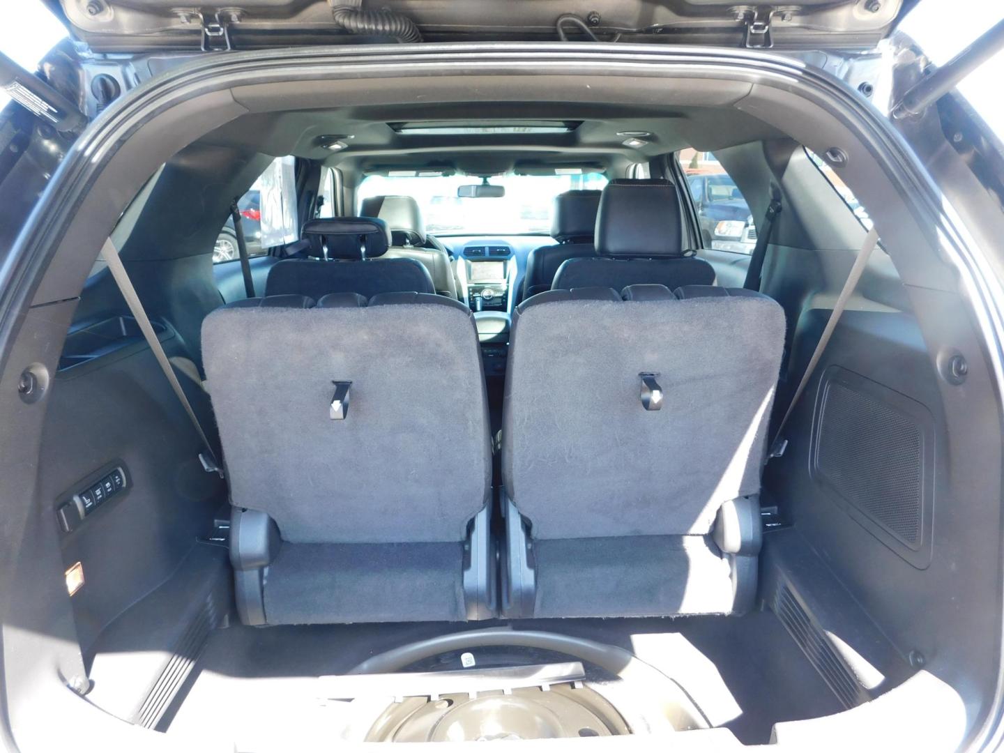 2015 GRAY Ford Explorer Sport 4WD (1FM5K8GT6FG) with an 3.5L V6 DOHC 24V engine, 6-Speed Automatic transmission, located at 2121 Burlington St, North Kansas City, MO, 64116, (816) 556-0707, 39.144707, -94.581978 - Photo#10