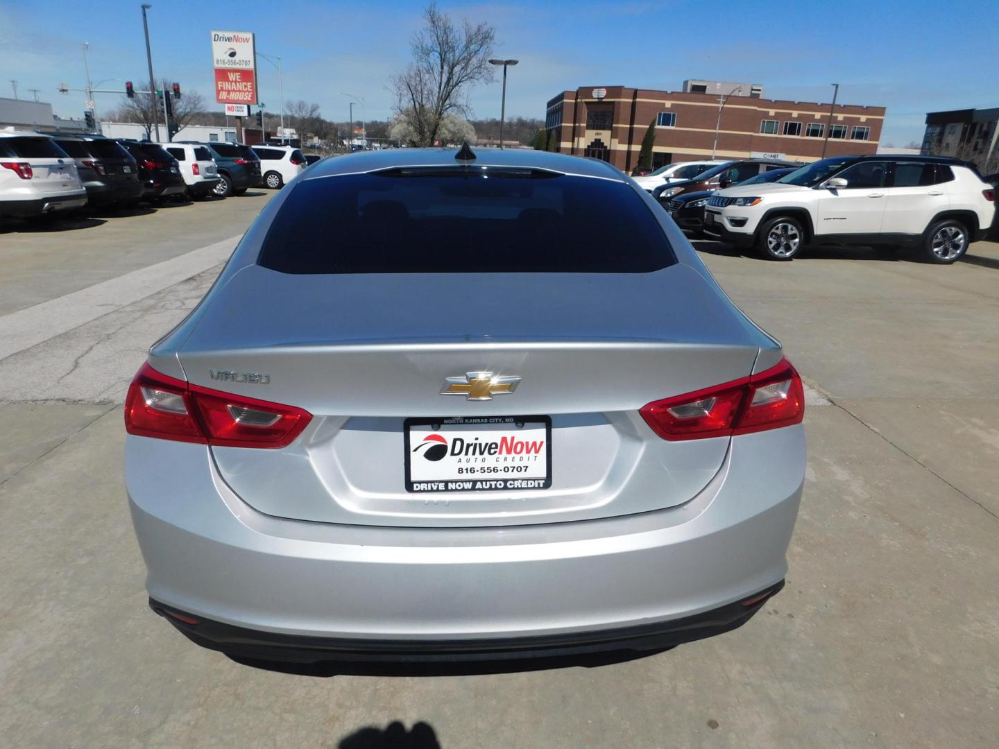 2020 SILVER Chevrolet Malibu 1FL (1G1ZC5ST6LF) with an 1.5L L4 DOHC 16V engine, 6A transmission, located at 2121 Burlington St, North Kansas City, MO, 64116, (816) 556-0707, 39.144707, -94.581978 - Photo#8