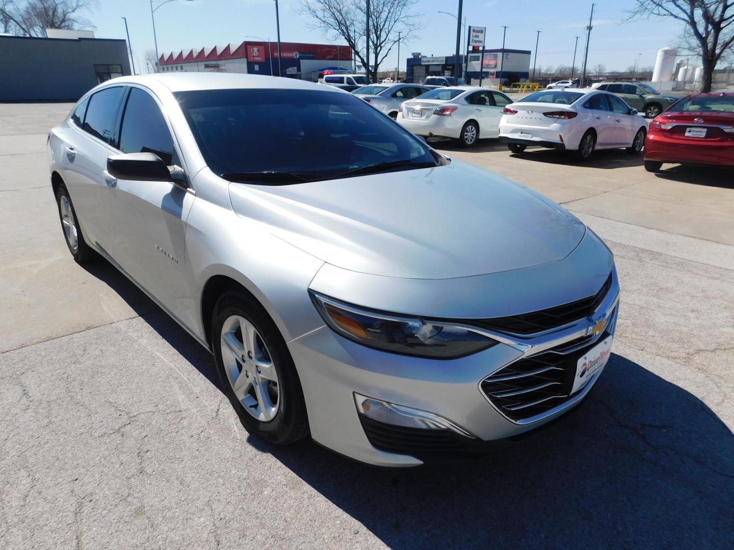 2020 SILVER Chevrolet Malibu 1FL (1G1ZC5ST6LF) with an 1.5L L4 DOHC 16V engine, 6A transmission, located at 2121 Burlington St, North Kansas City, MO, 64116, (816) 556-0707, 39.144707, -94.581978 - Photo#9