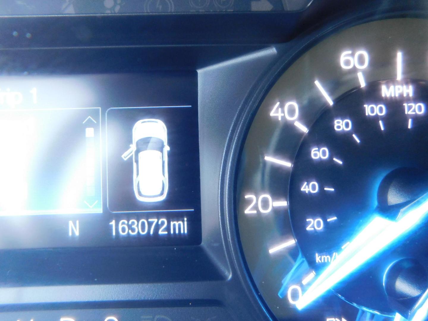 2016 BLUE Ford Explorer Base FWD (1FM5K7B84GG) with an 3.5L V6 DOHC 24V engine, 6A transmission, located at 2121 Burlington St, North Kansas City, MO, 64116, (816) 556-0707, 39.144707, -94.581978 - Photo#5