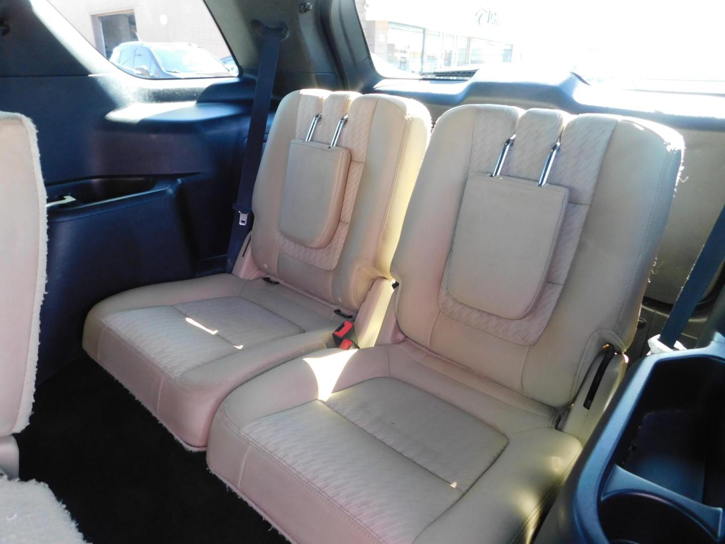 2016 BLUE Ford Explorer Base FWD (1FM5K7B84GG) with an 3.5L V6 DOHC 24V engine, 6A transmission, located at 2121 Burlington St, North Kansas City, MO, 64116, (816) 556-0707, 39.144707, -94.581978 - Photo#7