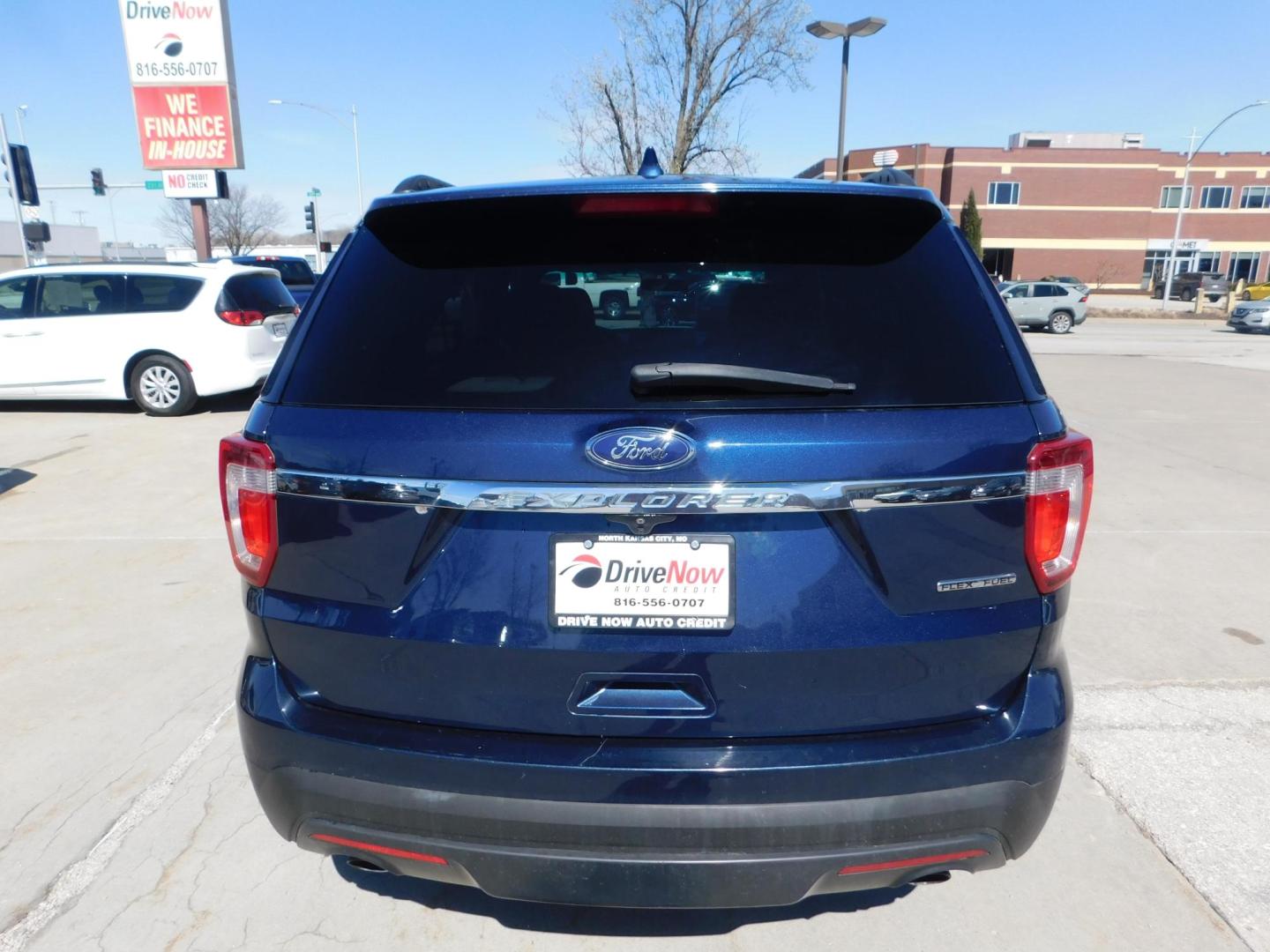 2016 BLUE Ford Explorer Base FWD (1FM5K7B84GG) with an 3.5L V6 DOHC 24V engine, 6A transmission, located at 2121 Burlington St, North Kansas City, MO, 64116, (816) 556-0707, 39.144707, -94.581978 - Photo#9