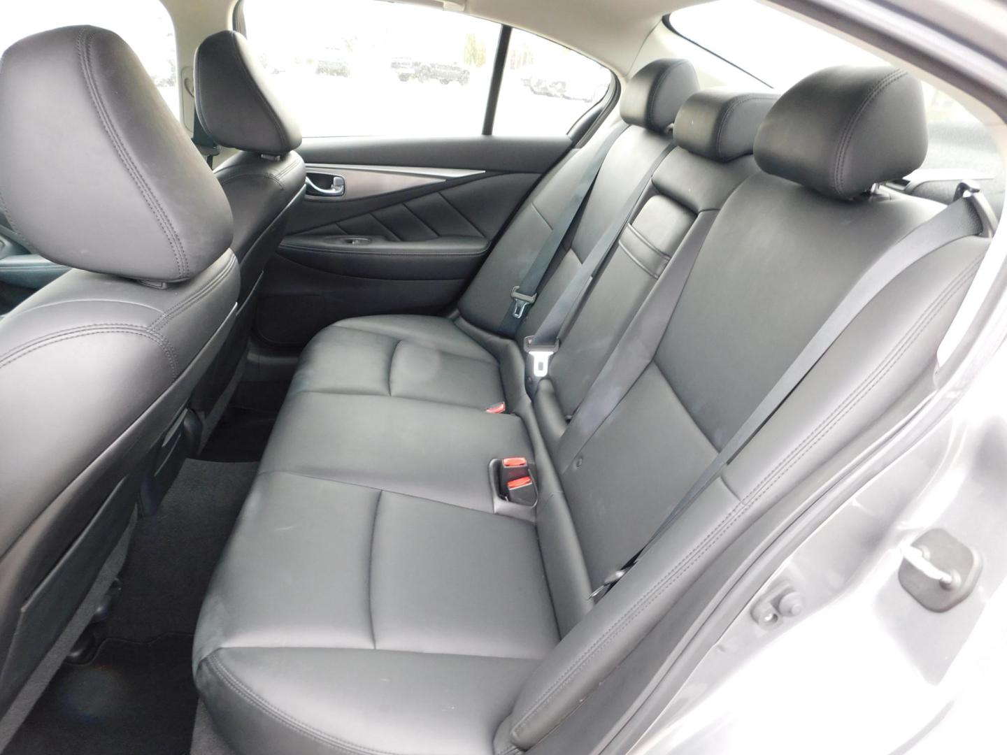 2015 SILVER Infiniti Q50 Base AWD (JN1BV7AR6FM) with an 3.7L V6 DOHC 24V HYBRID engine, 7-Speed Automatic transmission, located at 2121 Burlington St, North Kansas City, MO, 64116, (816) 556-0707, 39.144707, -94.581978 - Photo#7