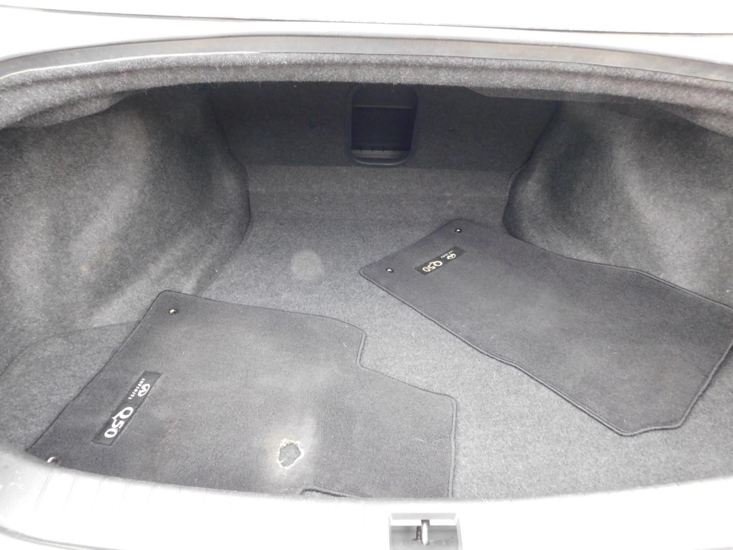 2015 SILVER Infiniti Q50 Base AWD (JN1BV7AR6FM) with an 3.7L V6 DOHC 24V HYBRID engine, 7-Speed Automatic transmission, located at 2121 Burlington St, North Kansas City, MO, 64116, (816) 556-0707, 39.144707, -94.581978 - Photo#8