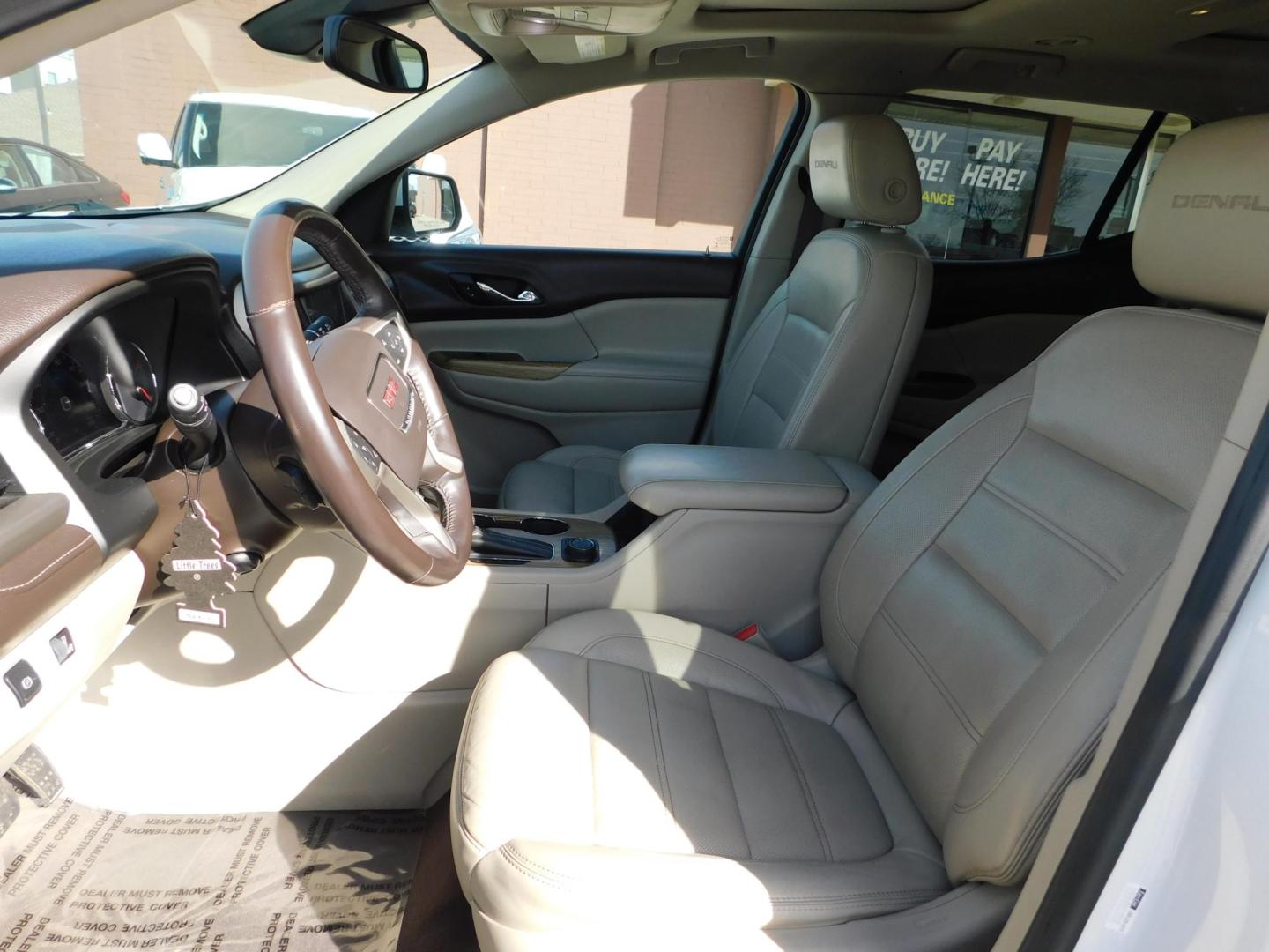 2017 WHITE GMC Acadia Denali AWD (1GKKNXLS6HZ) with an 2.5L L4 DOHC 16V engine, 6A transmission, located at 2121 Burlington St, North Kansas City, MO, 64116, (816) 556-0707, 39.144707, -94.581978 - Photo#2