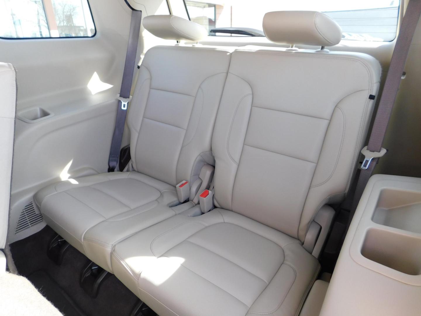 2017 WHITE GMC Acadia Denali AWD (1GKKNXLS6HZ) with an 2.5L L4 DOHC 16V engine, 6A transmission, located at 2121 Burlington St, North Kansas City, MO, 64116, (816) 556-0707, 39.144707, -94.581978 - Photo#9