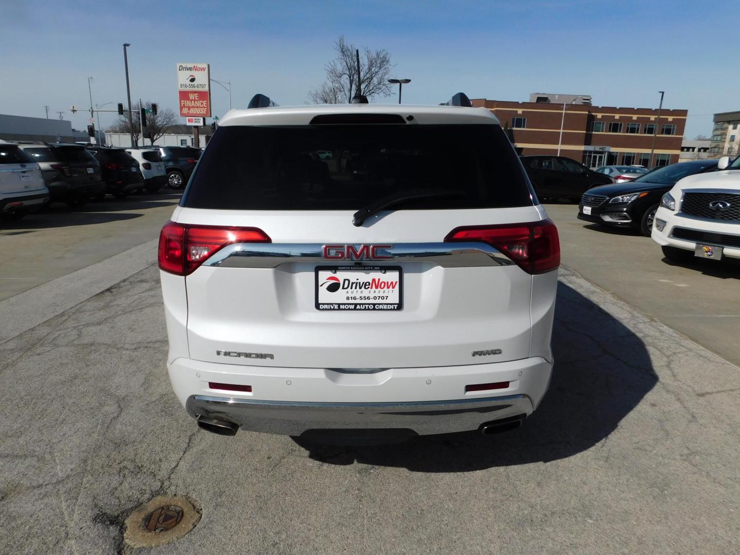 2017 WHITE GMC Acadia Denali AWD (1GKKNXLS6HZ) with an 2.5L L4 DOHC 16V engine, 6A transmission, located at 2121 Burlington St, North Kansas City, MO, 64116, (816) 556-0707, 39.144707, -94.581978 - Photo#11