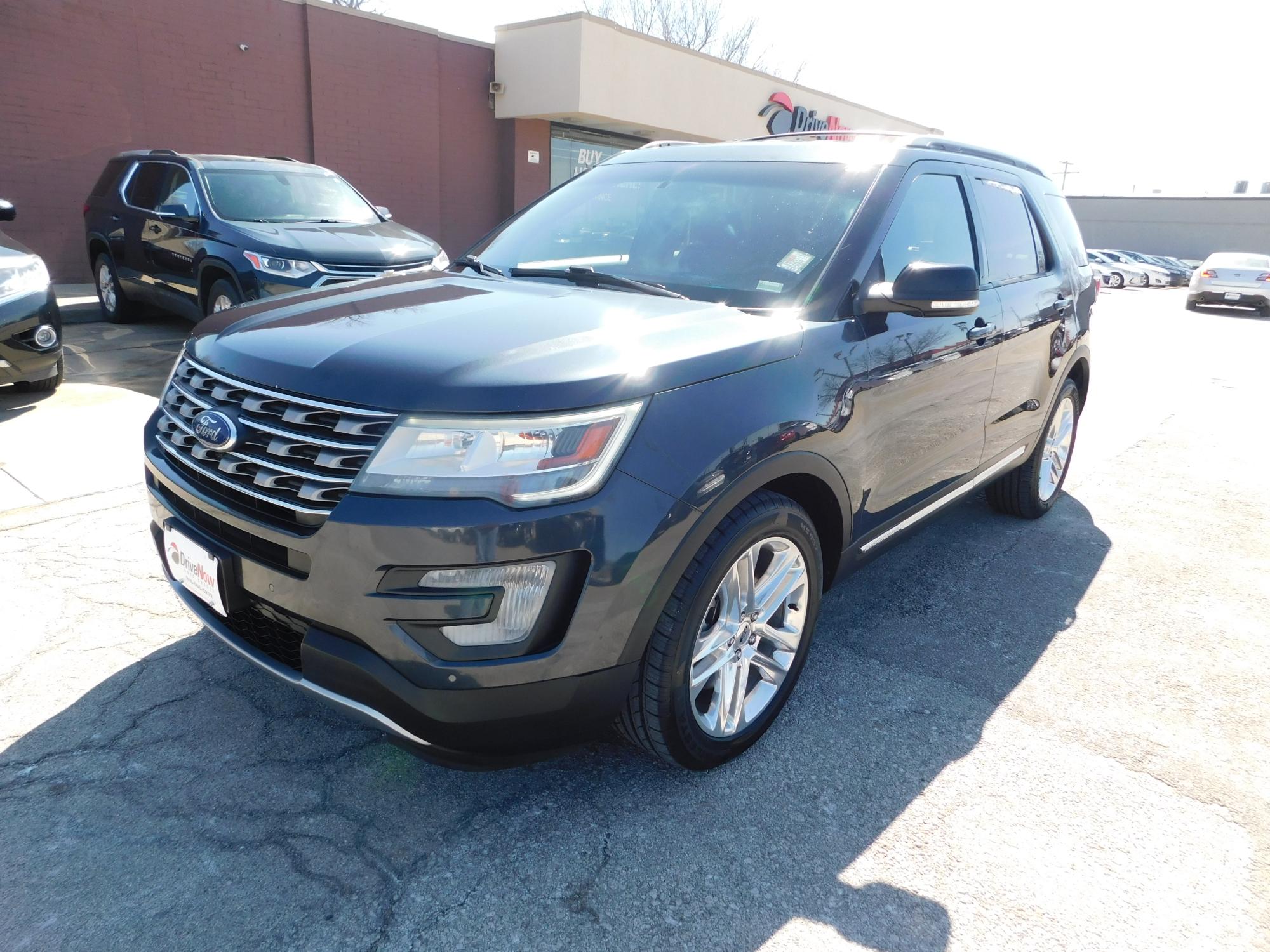 photo of 2017 Ford Explorer XLT FWD