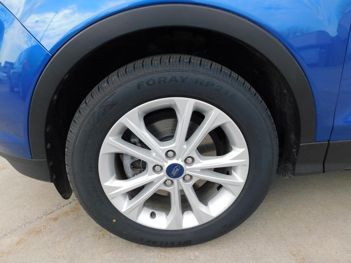 2018 BLUE Ford Escape SE FWD (1FMCU0GD9JU) with an 1.5L L4 DOHC 16V engine, 6A transmission, located at 2121 Burlington St, North Kansas City, MO, 64116, (816) 556-0707, 39.144707, -94.581978 - Photo#1