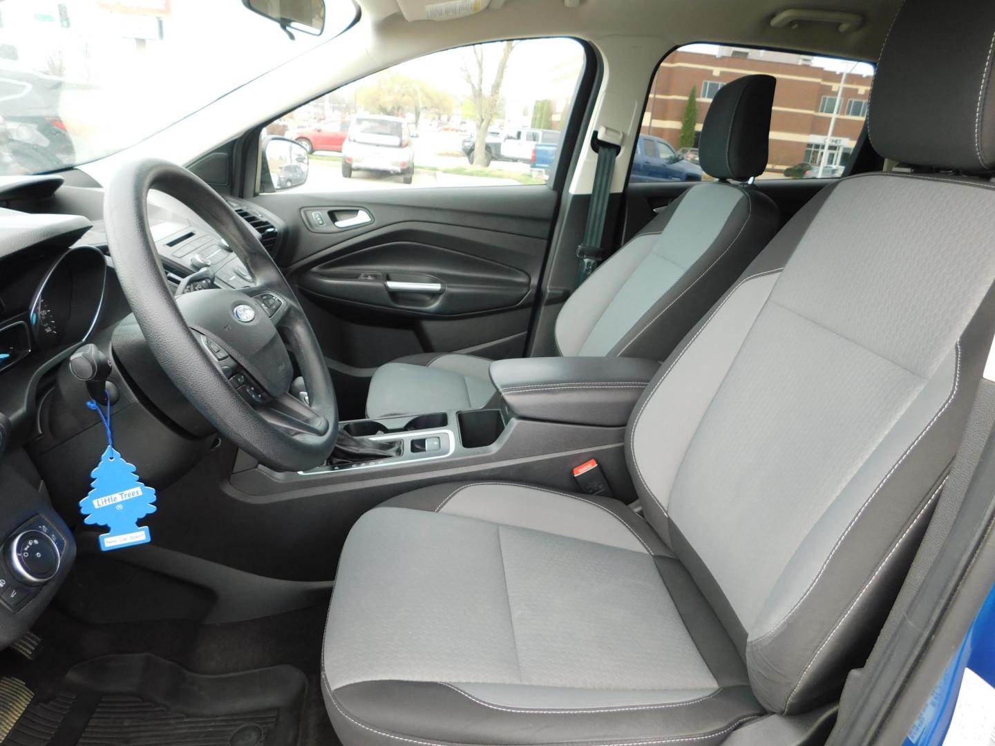 2018 BLUE Ford Escape SE FWD (1FMCU0GD9JU) with an 1.5L L4 DOHC 16V engine, 6A transmission, located at 2121 Burlington St, North Kansas City, MO, 64116, (816) 556-0707, 39.144707, -94.581978 - Photo#2