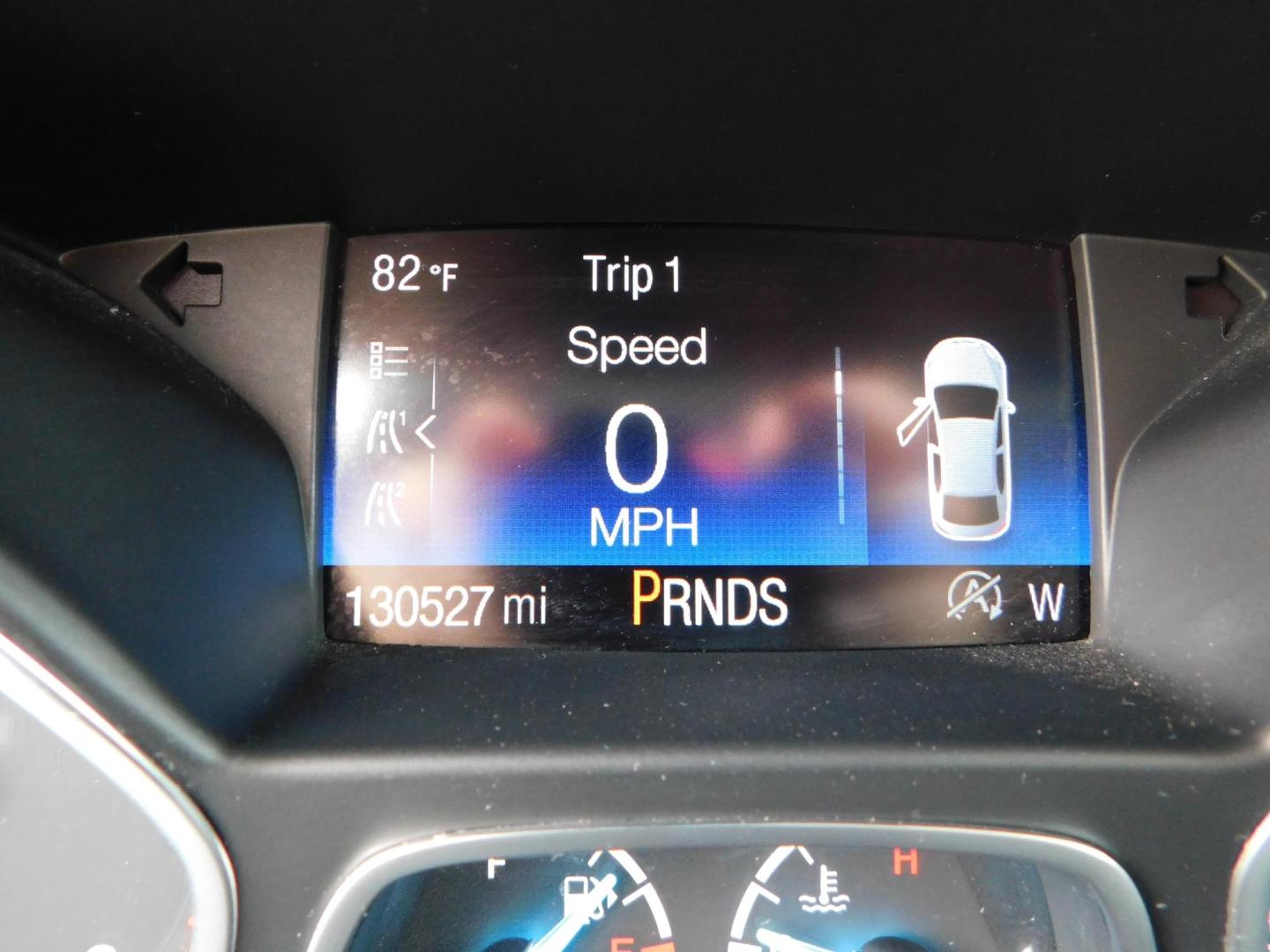 2018 BLUE Ford Escape SE FWD (1FMCU0GD9JU) with an 1.5L L4 DOHC 16V engine, 6A transmission, located at 2121 Burlington St, North Kansas City, MO, 64116, (816) 556-0707, 39.144707, -94.581978 - Photo#5