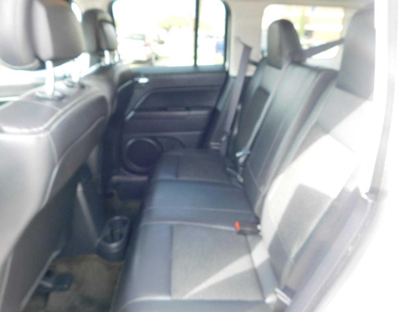 2016 WHITE Jeep Patriot Sport 2WD (1C4NJPBA2GD) with an 2.0L L4 DOHC 16V engine, located at 2121 Burlington St, North Kansas City, MO, 64116, (816) 556-0707, 39.144707, -94.581978 - Photo#5