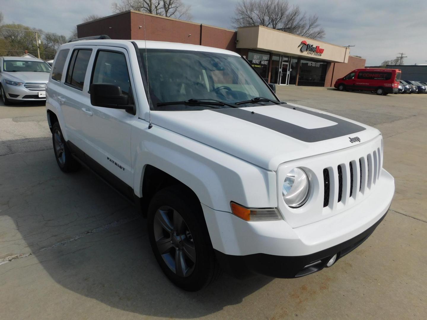 2016 WHITE Jeep Patriot Sport 2WD (1C4NJPBA2GD) with an 2.0L L4 DOHC 16V engine, located at 2121 Burlington St, North Kansas City, MO, 64116, (816) 556-0707, 39.144707, -94.581978 - Photo#8