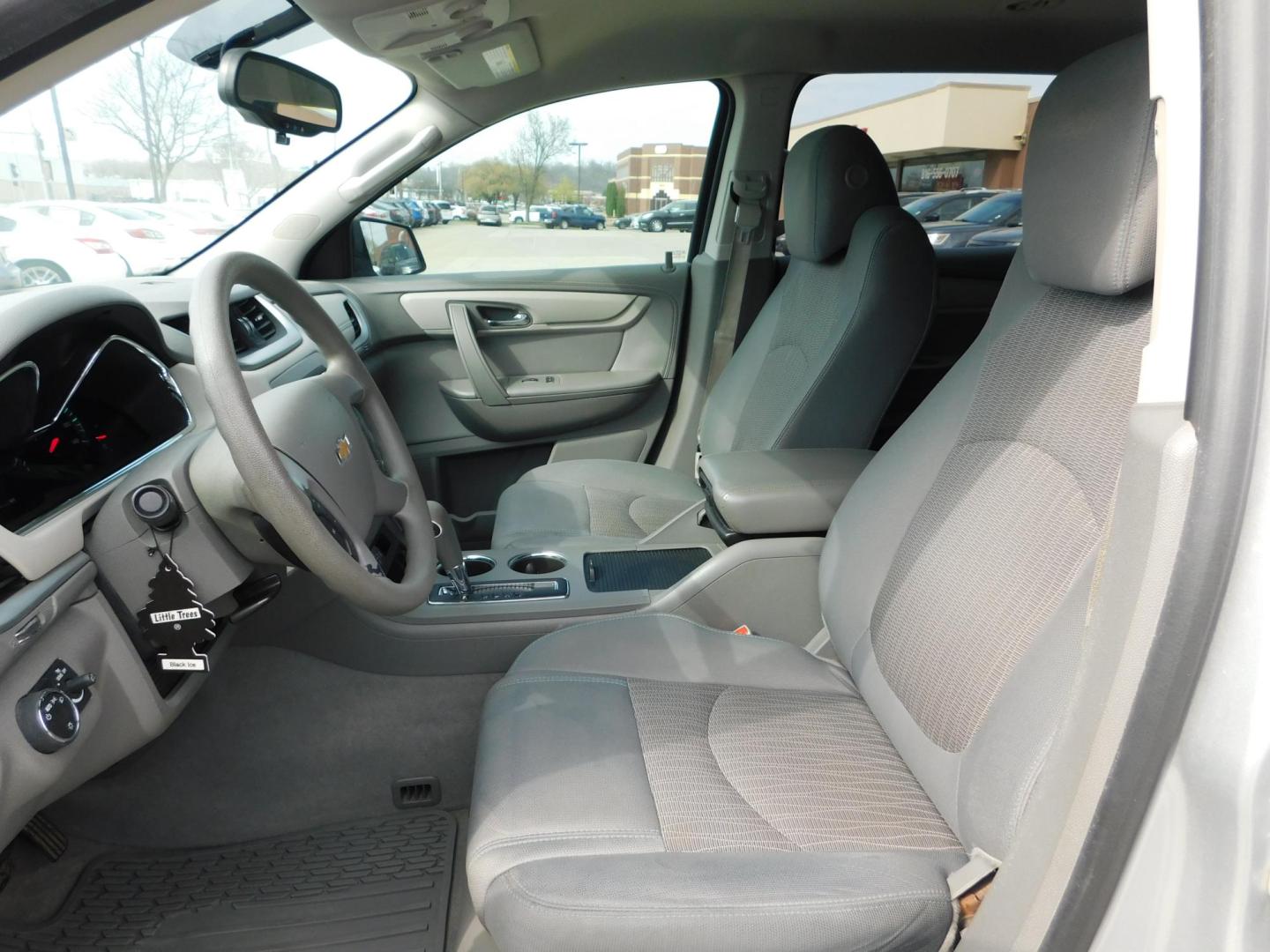 2013 SILVER Chevrolet Traverse LS FWD (1GNKRFKD0DJ) with an 3.6L V6 DOHC 24V engine, 6-Speed Automatic transmission, located at 2121 Burlington St, North Kansas City, MO, 64116, (816) 556-0707, 39.144707, -94.581978 - Photo#2