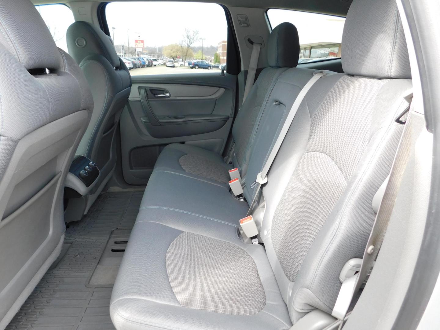 2013 SILVER Chevrolet Traverse LS FWD (1GNKRFKD0DJ) with an 3.6L V6 DOHC 24V engine, 6-Speed Automatic transmission, located at 2121 Burlington St, North Kansas City, MO, 64116, (816) 556-0707, 39.144707, -94.581978 - Photo#6