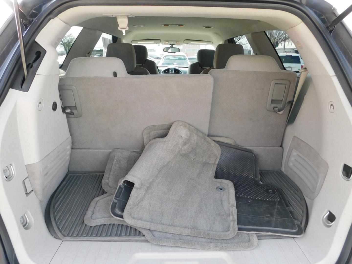 2017 BLACK Buick Enclave Convenience FWD (5GAKRAKDXHJ) with an 3.6L V6 DOHC 24V engine, 6A transmission, located at 2121 Burlington St, North Kansas City, MO, 64116, (816) 556-0707, 39.144707, -94.581978 - Photo#8