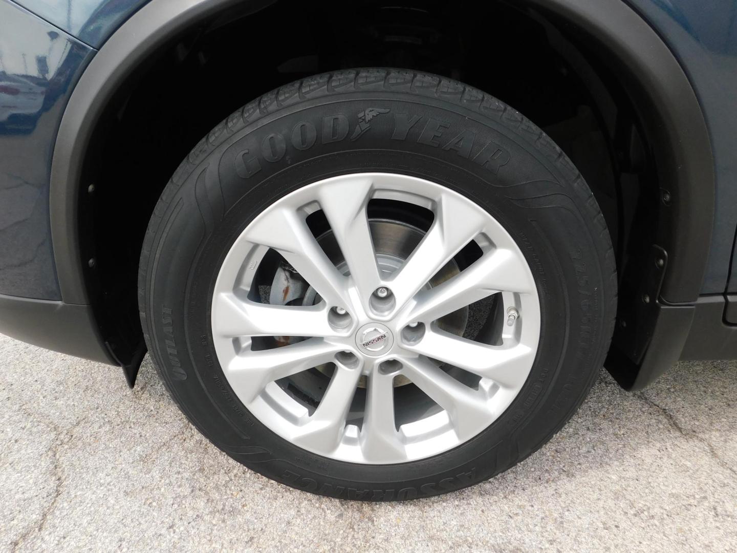 2015 BLUE Nissan Rogue S AWD (5N1AT2MV7FC) with an 2.5L L4 DOHC 16V engine, Continuously Variable Transmission transmission, located at 2121 Burlington St, North Kansas City, MO, 64116, (816) 556-0707, 39.144707, -94.581978 - Photo#1