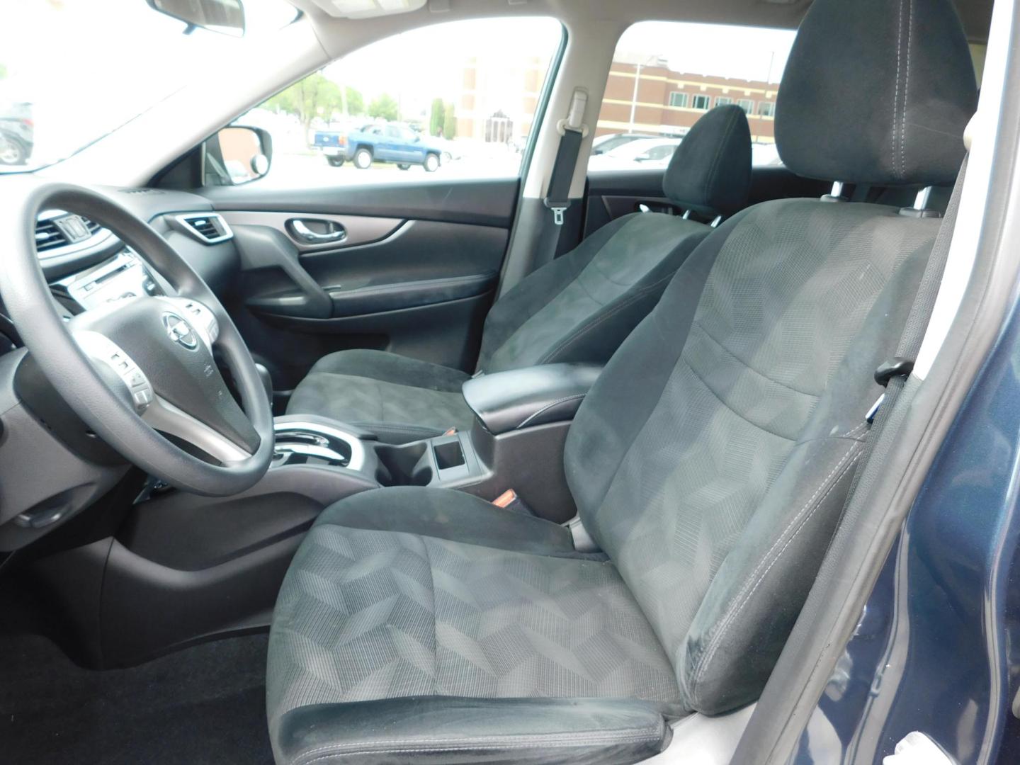 2015 BLUE Nissan Rogue S AWD (5N1AT2MV7FC) with an 2.5L L4 DOHC 16V engine, Continuously Variable Transmission transmission, located at 2121 Burlington St, North Kansas City, MO, 64116, (816) 556-0707, 39.144707, -94.581978 - Photo#2