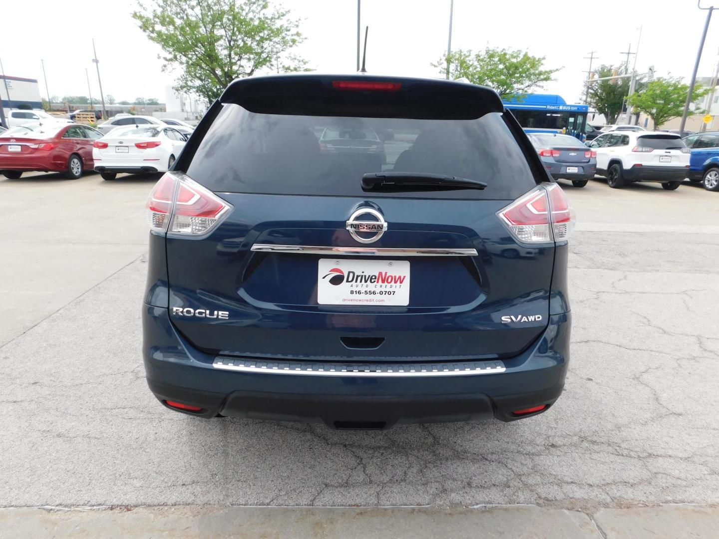 2015 BLUE Nissan Rogue S AWD (5N1AT2MV7FC) with an 2.5L L4 DOHC 16V engine, Continuously Variable Transmission transmission, located at 2121 Burlington St, North Kansas City, MO, 64116, (816) 556-0707, 39.144707, -94.581978 - Photo#9