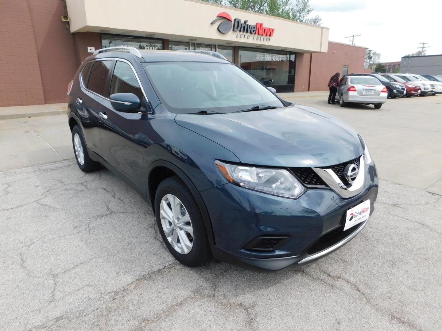 2015 BLUE Nissan Rogue S AWD (5N1AT2MV7FC) with an 2.5L L4 DOHC 16V engine, Continuously Variable Transmission transmission, located at 2121 Burlington St, North Kansas City, MO, 64116, (816) 556-0707, 39.144707, -94.581978 - Photo#10
