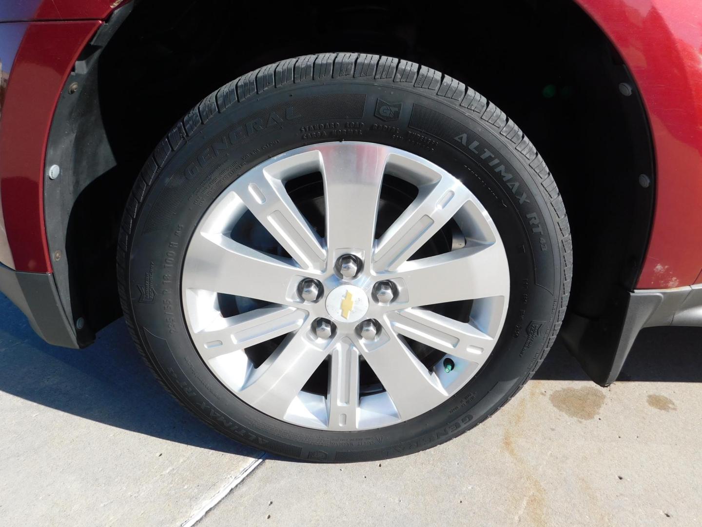 2011 RED Chevrolet Equinox 2LT AWD (2CNFLNE52B6) with an 3.0L V6 DOHC 24V engine, 6-Speed Automatic transmission, located at 2121 Burlington St, North Kansas City, MO, 64116, (816) 556-0707, 39.144707, -94.581978 - Photo#1