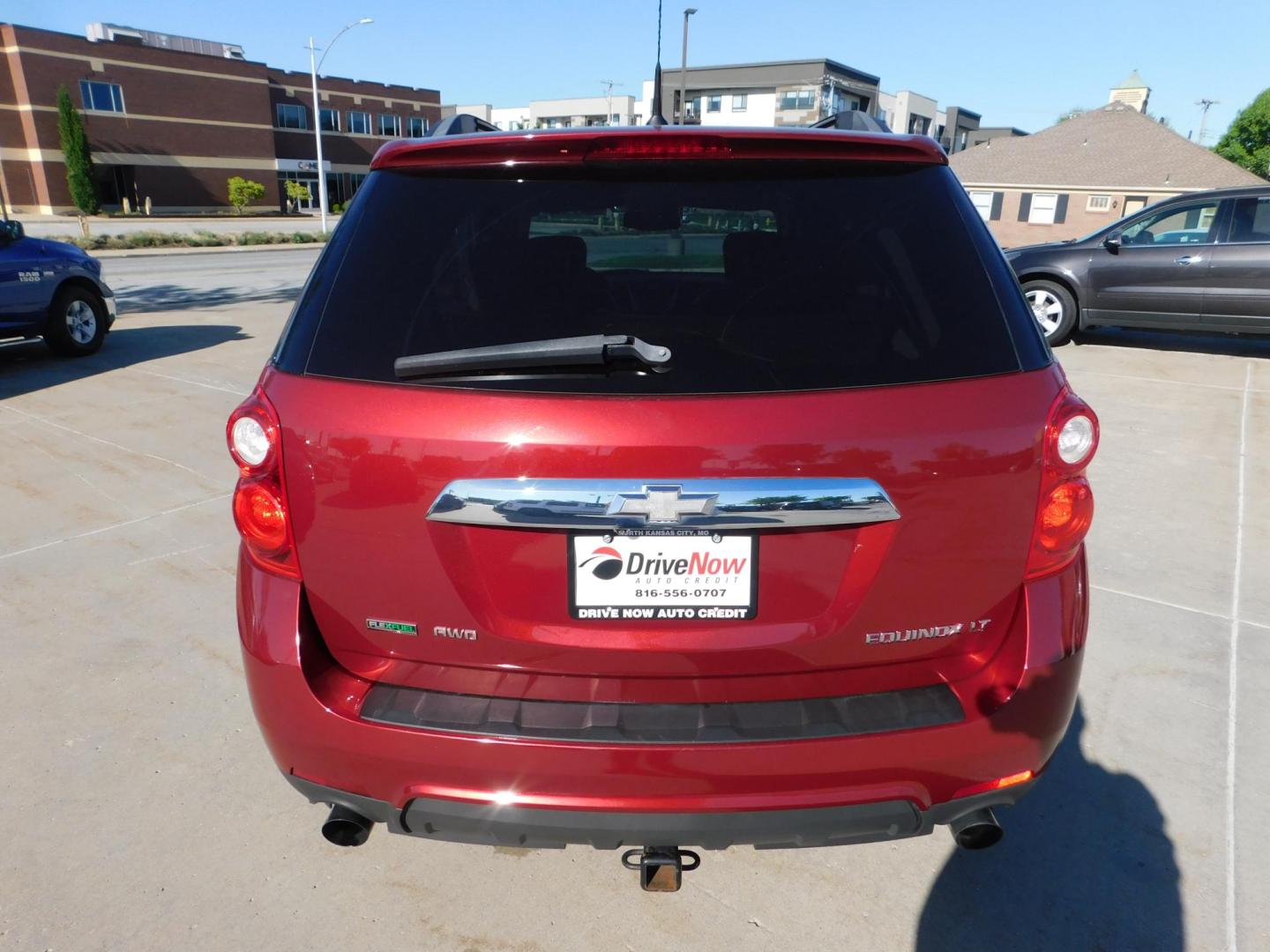 2011 RED Chevrolet Equinox 2LT AWD (2CNFLNE52B6) with an 3.0L V6 DOHC 24V engine, 6-Speed Automatic transmission, located at 2121 Burlington St, North Kansas City, MO, 64116, (816) 556-0707, 39.144707, -94.581978 - Photo#8