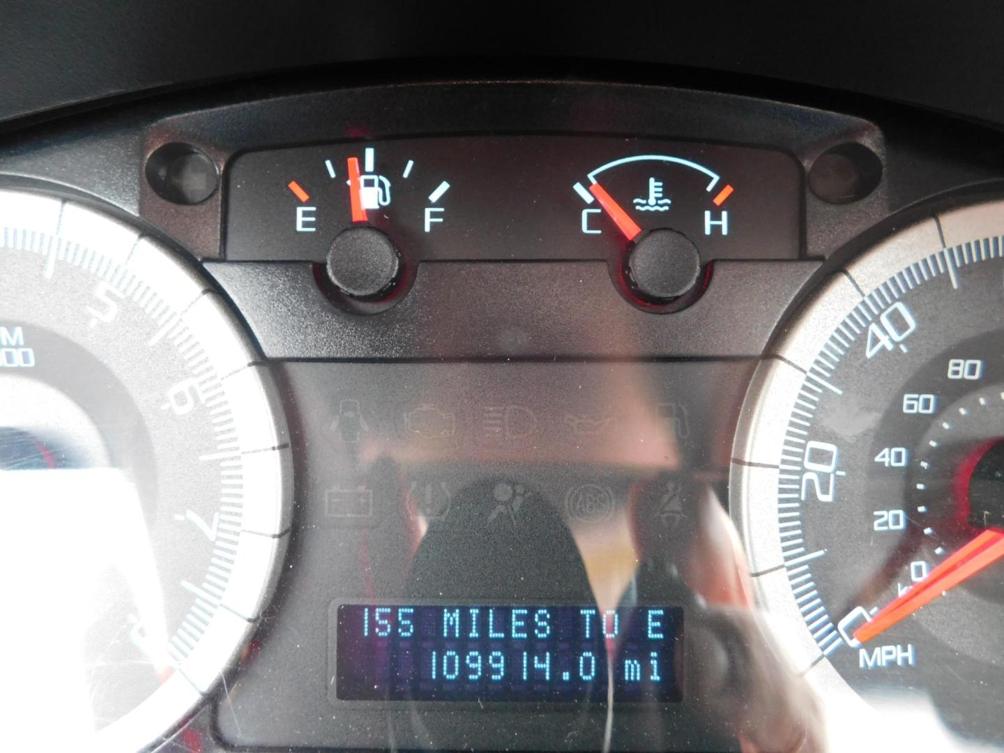 2010 BLUE Ford Escape Limited FWD (1FMCU0EG9AK) with an 3.0L V6 DOHC 24V engine, 6-Speed Automatic transmission, located at 2121 Burlington St, North Kansas City, MO, 64116, (816) 556-0707, 39.144707, -94.581978 - Photo#5