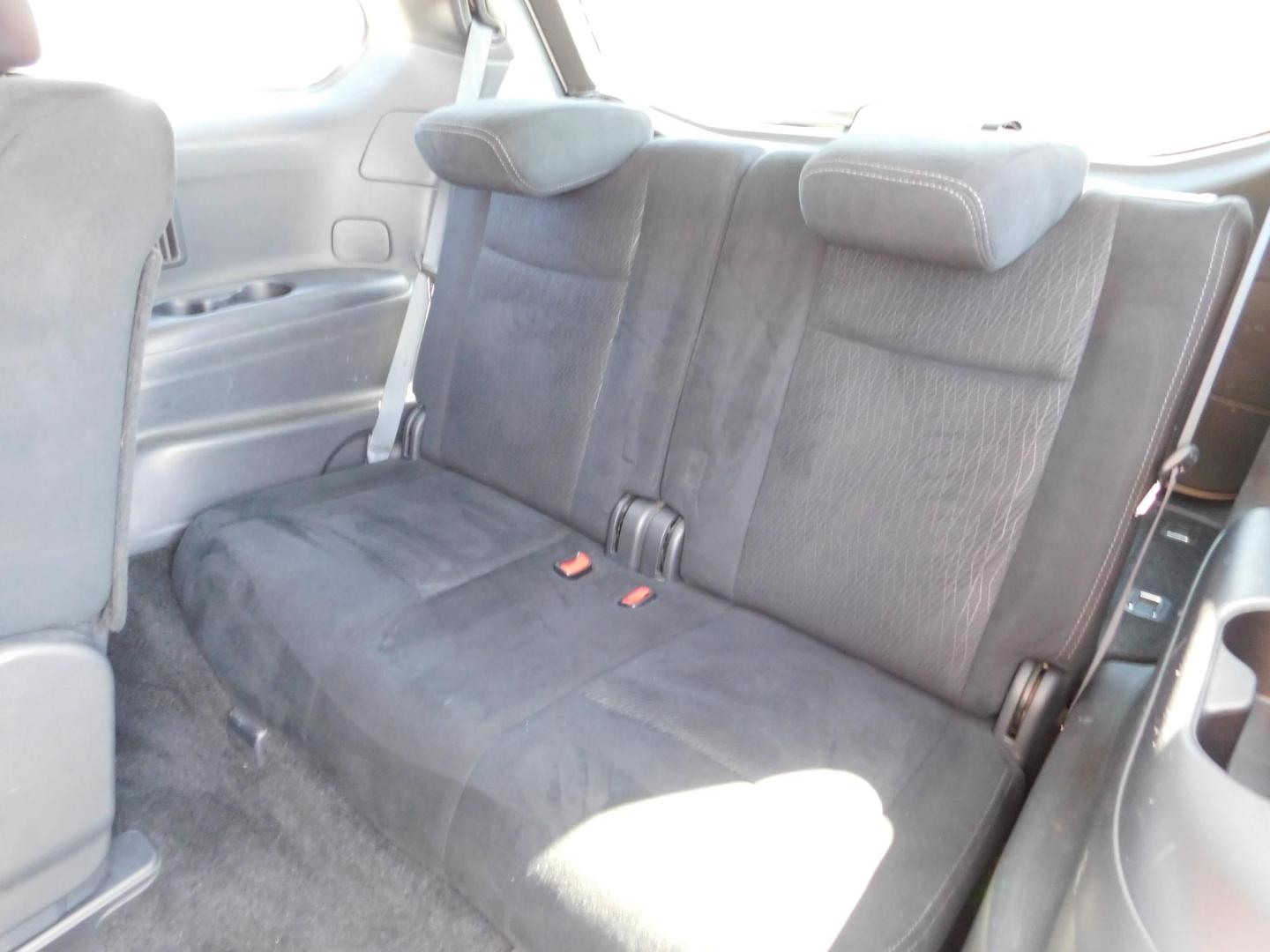 2014 WHITE Nissan Pathfinder S 4WD (5N1AR2MM4EC) with an 3.5L V6 DOHC 24V engine, Continuously Variable Transmission transmission, located at 2121 Burlington St, North Kansas City, MO, 64116, (816) 556-0707, 39.144707, -94.581978 - Photo#6