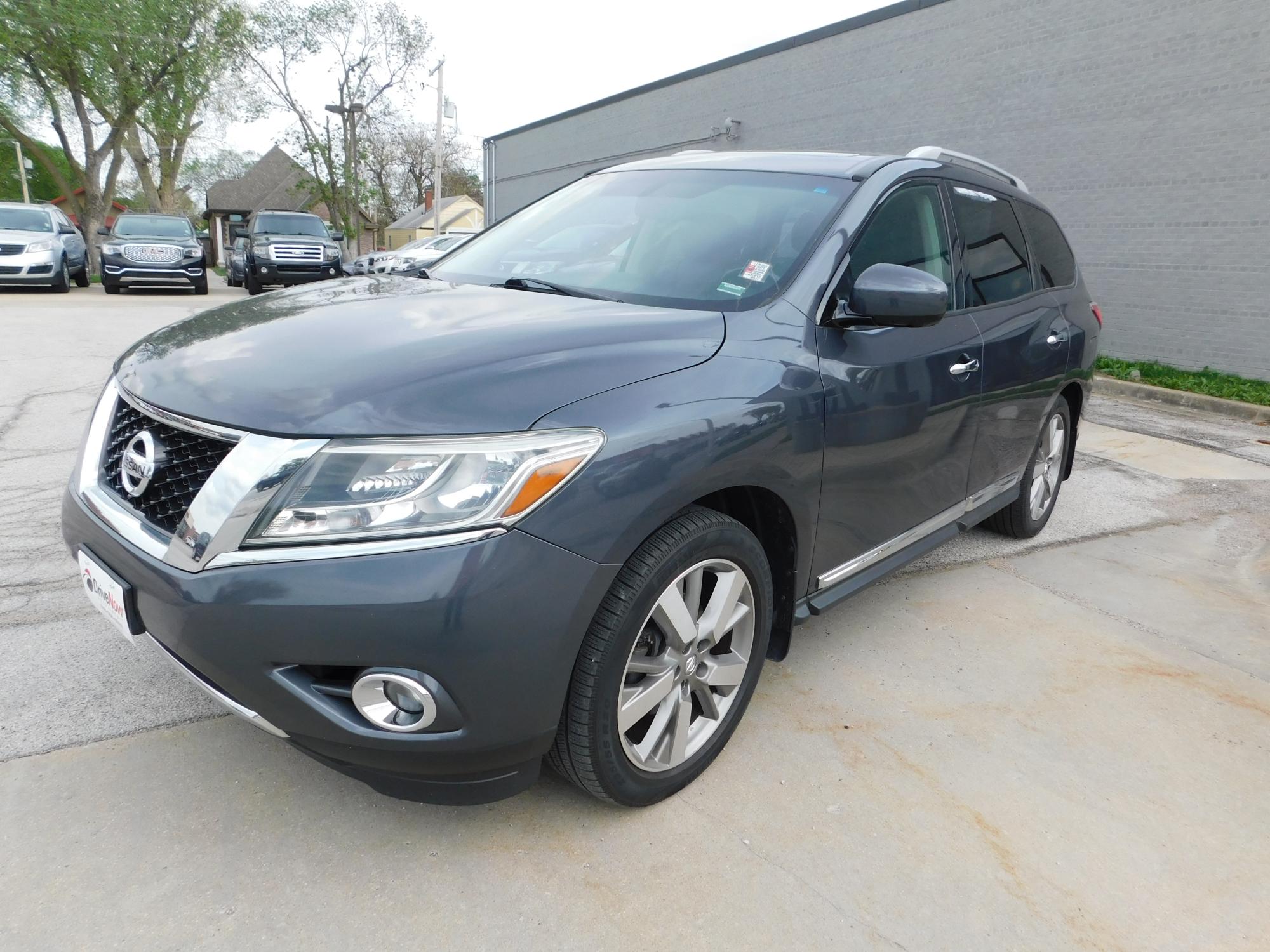 photo of 2014 Nissan Pathfinder S 4WD