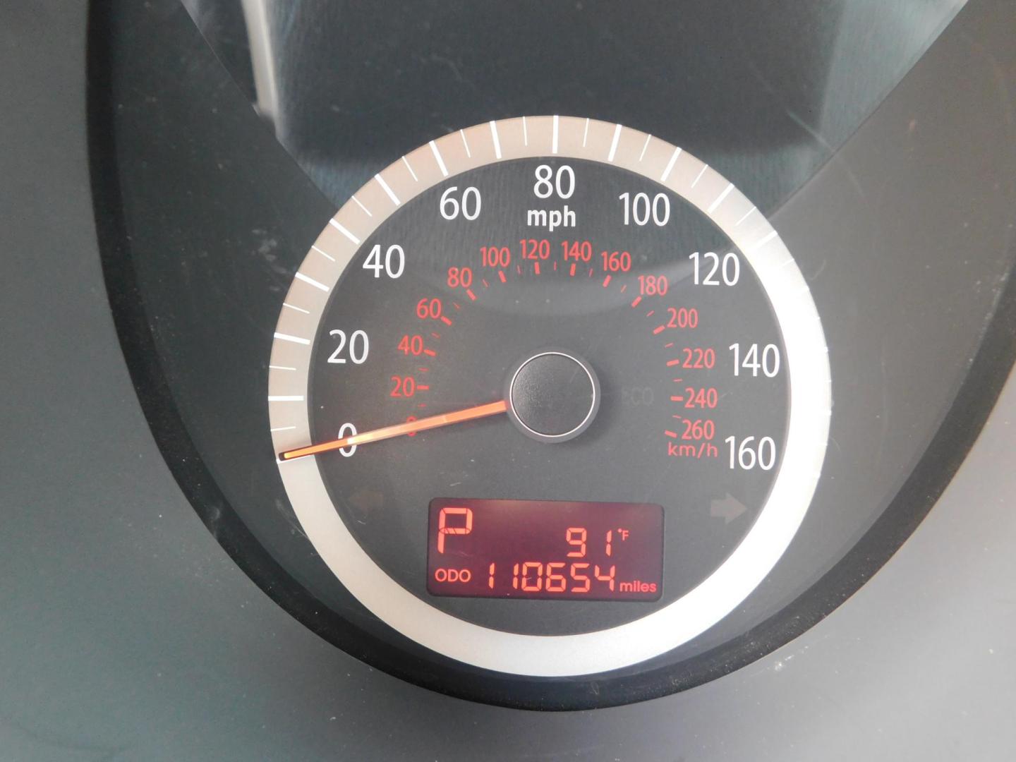 2009 WHITE Kia Optima EX (KNAGE228295) with an 2.4L L4 DOHC 16V engine, 4-Speed Automatic transmission, located at 2121 Burlington St, North Kansas City, MO, 64116, (816) 556-0707, 39.144707, -94.581978 - Photo#4