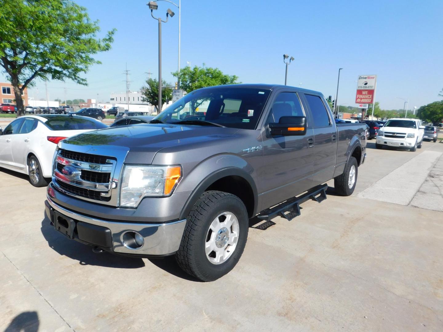 2014 GRAY Ford F-150 XL SuperCrew 5.5-ft. Bed 4WD (1FTFW1EF1EK) with an 5.0L V8 engine, 6-Speed Automatic transmission, located at 2121 Burlington St, North Kansas City, MO, 64116, (816) 556-0707, 39.144707, -94.581978 - Photo#0