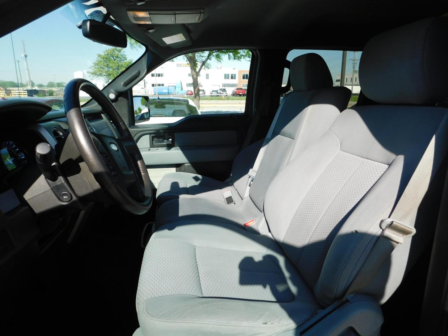 2014 GRAY Ford F-150 XL SuperCrew 5.5-ft. Bed 4WD (1FTFW1EF1EK) with an 5.0L V8 engine, 6-Speed Automatic transmission, located at 2121 Burlington St, North Kansas City, MO, 64116, (816) 556-0707, 39.144707, -94.581978 - Photo#2
