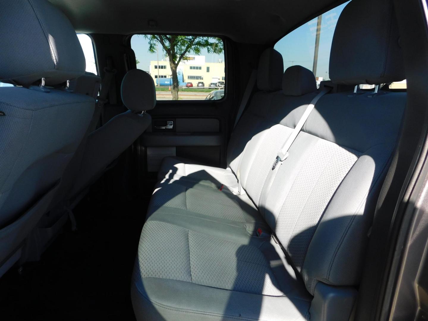 2014 GRAY Ford F-150 XL SuperCrew 5.5-ft. Bed 4WD (1FTFW1EF1EK) with an 5.0L V8 engine, 6-Speed Automatic transmission, located at 2121 Burlington St, North Kansas City, MO, 64116, (816) 556-0707, 39.144707, -94.581978 - Photo#5