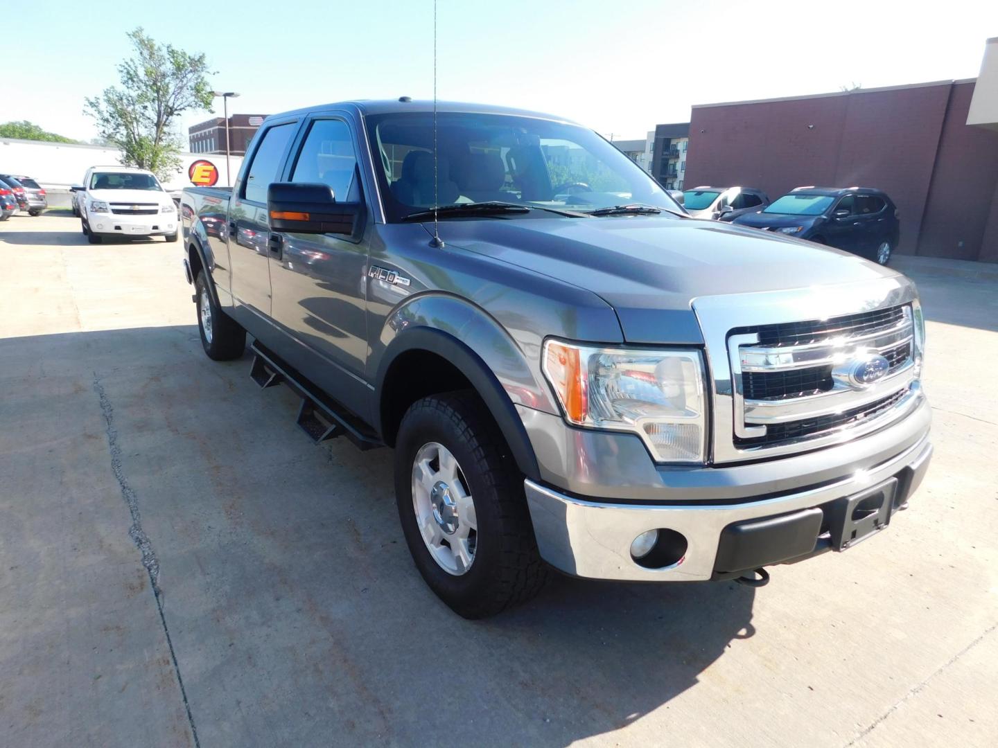 2014 GRAY Ford F-150 XL SuperCrew 5.5-ft. Bed 4WD (1FTFW1EF1EK) with an 5.0L V8 engine, 6-Speed Automatic transmission, located at 2121 Burlington St, North Kansas City, MO, 64116, (816) 556-0707, 39.144707, -94.581978 - Photo#7